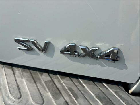 Used 2015 Nissan Frontier SV AWD/4WD image 27