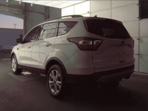 Used 2018 Ford Escape SEL FWD image 2