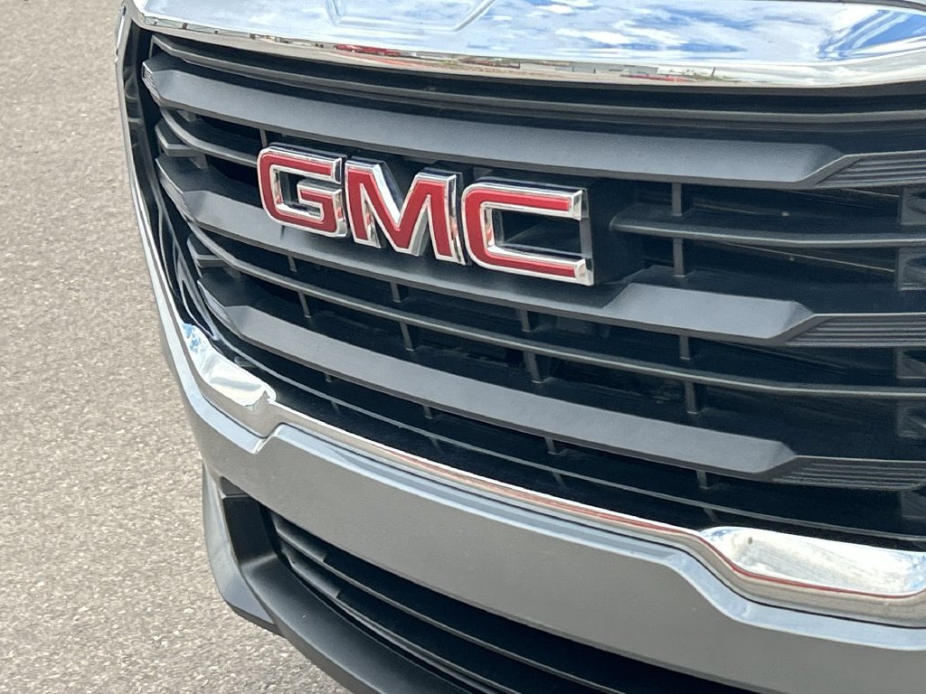 Used 2023 GMC Terrain SLE FWD image 31