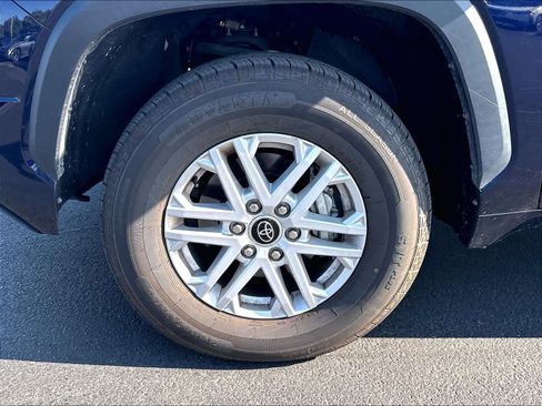 Used 2022 Toyota Tundra SR5 w/ Convenience Package RWD image 32