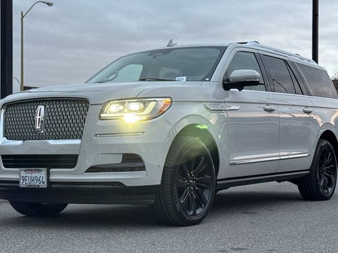 Used 2022 Lincoln Navigator L Reserve image 8