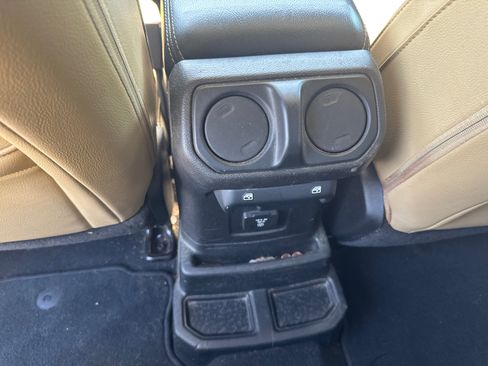 Used 2018 Jeep Wrangler Unlimited Sahara w/ Cold Weather Group AWD/4WD image 23