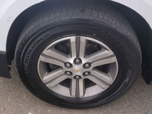 Used 2017 Chevrolet Traverse LT image 10