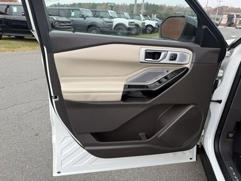 Used 2021 Ford Explorer Platinum w/ Equipment Group 601A image 13