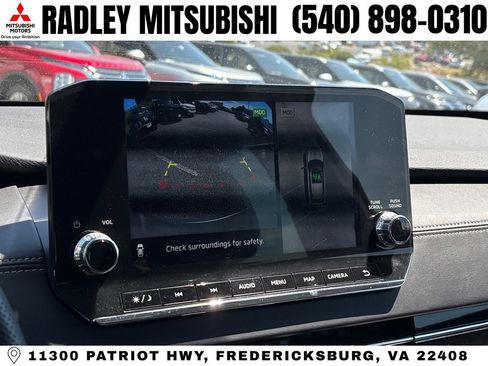Used 2023 Mitsubishi Outlander SEL AWD/4WD image 9