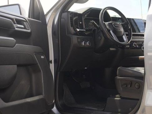 Used 2023 GMC Sierra 1500 SLT w/ SLT Premium Plus Package AWD/4WD image 12