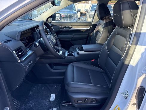 New 2026 GMC Terrain Denali w/ LPO, Floor Liner Package image 8