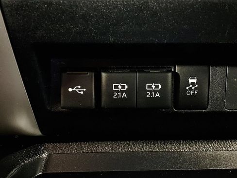 Used 2020 Toyota Tundra Limited RWD image 25