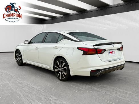 Used 2022 Nissan Altima 2.5 SR FWD image 3