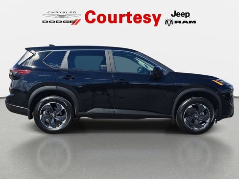 Used 2026 Nissan Rogue SV w/ Cold Weather Package AWD/4WD image 2