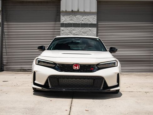 Used 2025 Honda Civic Type R image 3