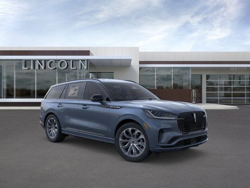 New 2026 Lincoln Aviator 2WD w/ Jet Appearance Package image 7
