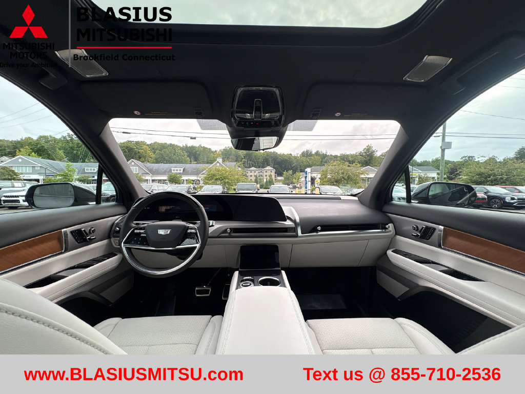 Used 2026 Cadillac Vistiq Sport AWD/4WD image 37
