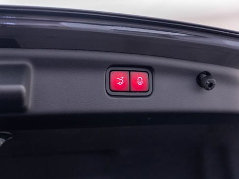 Used 2023 Mercedes-Benz C 43 AMG 4MATIC Sedan image 31