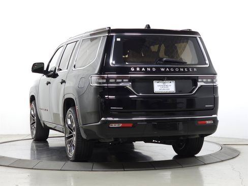 Used 2022 Jeep Grand Wagoneer Series III w/ Rear Seat Video Group 1 AWD/4WD image 6