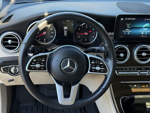 Used 2022 Mercedes-Benz GLC 300 image 12