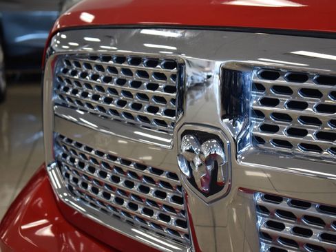 Used 2016 RAM 1500 Laramie w/ Convenience Group image 17