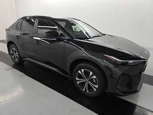 Used 2023 Toyota bZ4X XLE image 2