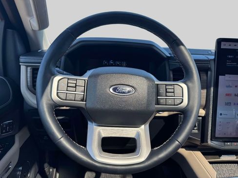 Used 2024 Ford Expedition Limited AWD/4WD image 13
