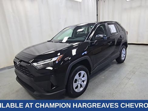 Used 2024 Toyota RAV4 LE AWD/4WD image 5