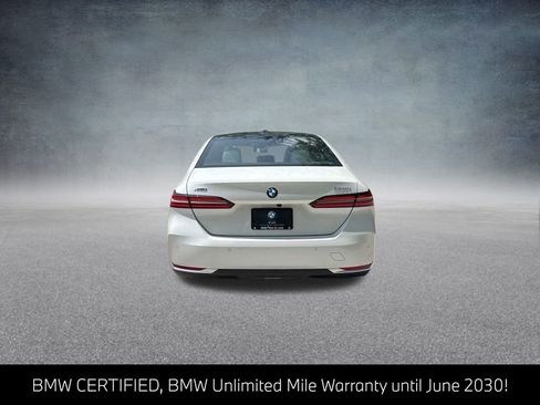Certified 2026 BMW 530i xDrive w/ Premium Package AWD/4WD image 9
