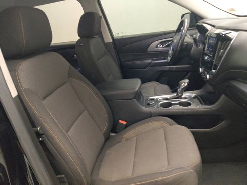 Used 2021 Chevrolet Traverse LT FWD image 21