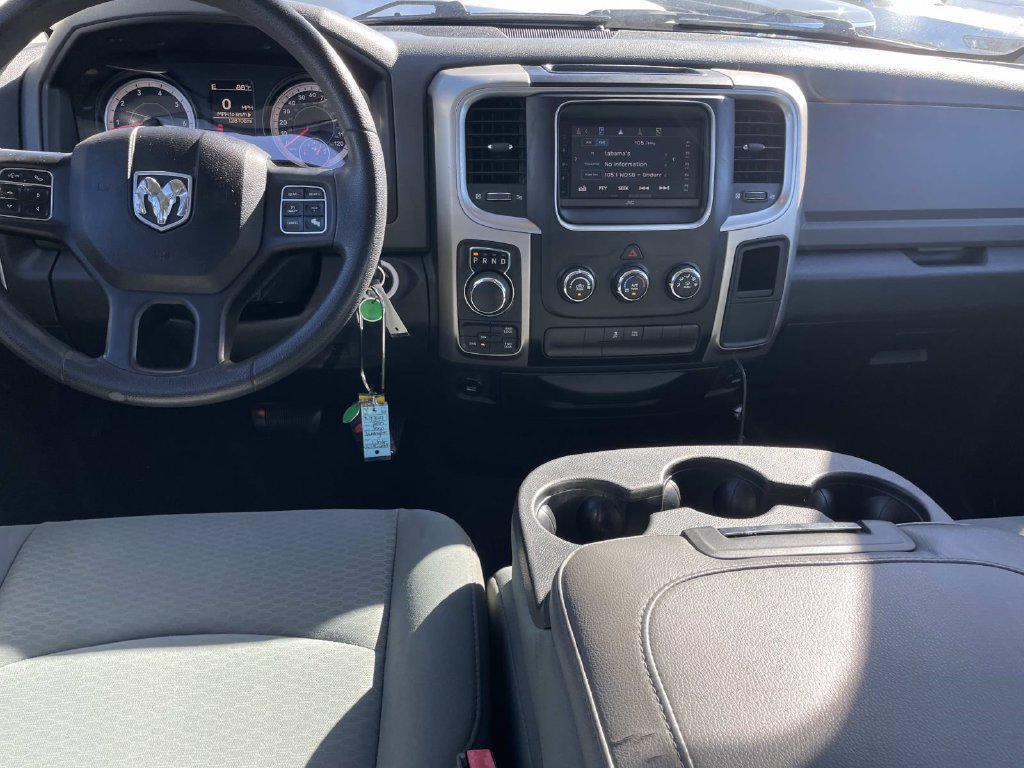 Used 2016 RAM 1500 Classic SLT AWD/4WD image 9