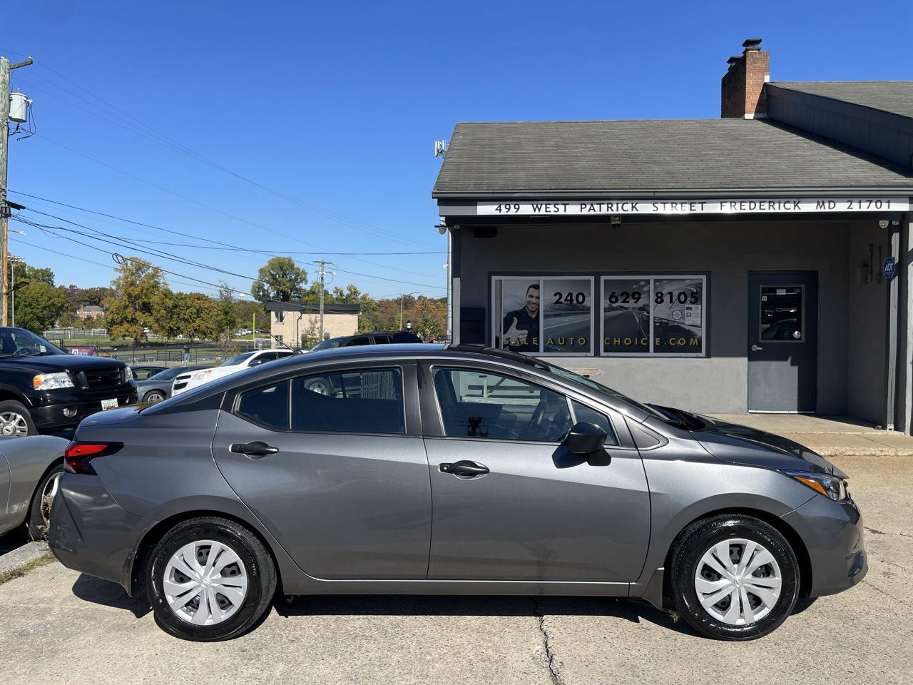 Used 2025 Nissan Versa S w/ Trunk Package FWD image 19