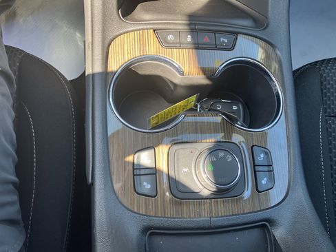 Used 2023 GMC Acadia SLE w/ Driver Convenience Package image 25