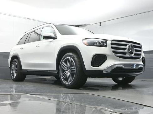Used 2026 Mercedes-Benz GLS 450 4MATIC image 37