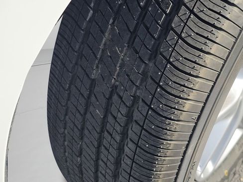 Used 2023 Chrysler Voyager LX FWD image 18