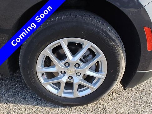 Used 2022 Chevrolet Equinox LS w/ LS Convenience Package FWD image 17