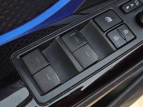 Used 2020 Toyota C-HR XLE FWD image 13
