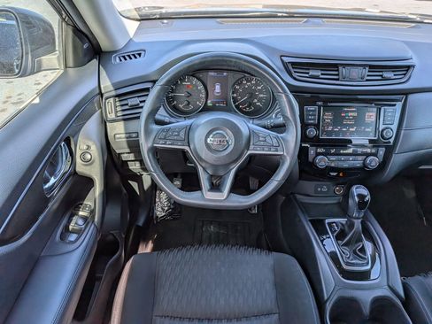 Used 2018 Nissan Rogue SV image 20