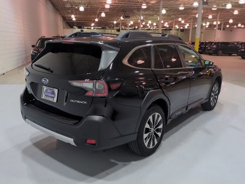 Used 2024 Subaru Outback Limited AWD/4WD image 3
