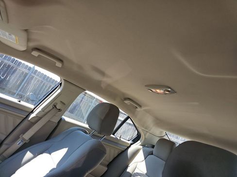Used 2016 Ford Taurus SE FWD image 5