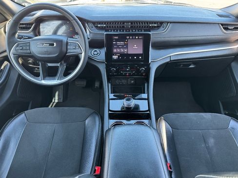 Used 2023 Jeep Grand Cherokee L Laredo image 21