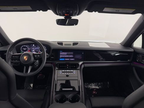 Certified 2025 Porsche Panamera image 17