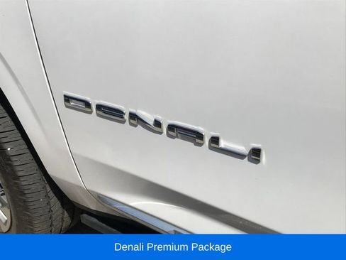Used 2021 GMC Yukon Denali w/ Denali Premium Package AWD/4WD image 5