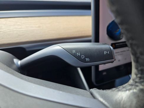 Used 2020 Tesla Model Y Long Range image 29