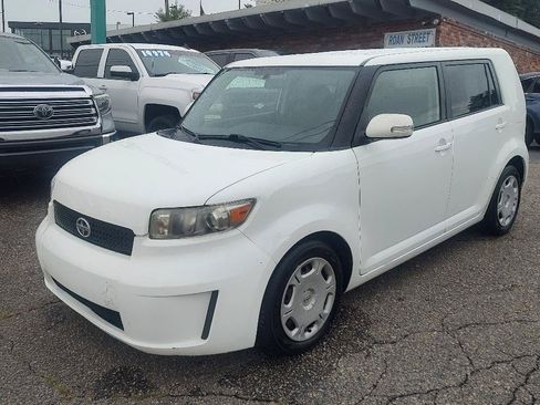 Used 2010 Scion xB FWD image 7