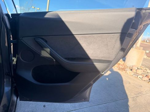 Used 2023 Tesla Model Y Performance image 24