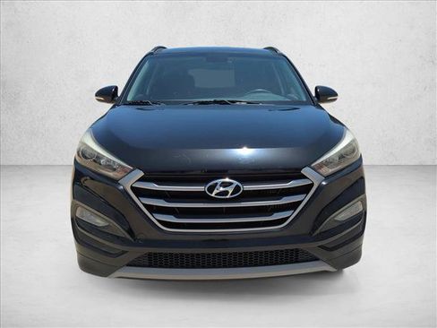Used 2017 Hyundai Tucson Value FWD image 2