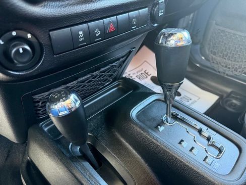 Used 2018 Jeep Wrangler Unlimited Sport AWD/4WD image 23