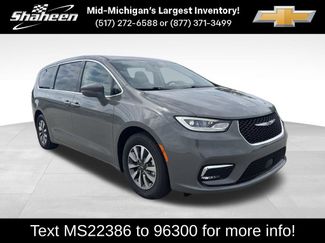 Used 2022 Chrysler Pacifica Touring-L FWD 360° Tour
