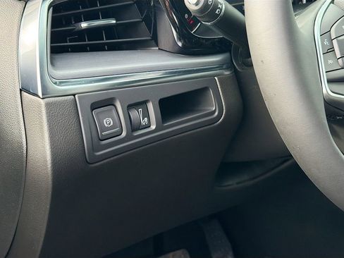 New 2026 Cadillac XT5 Luxury image 10