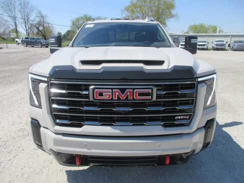 New 2026 GMC Sierra 2500 AT4 w/ AT4 Premium Plus Package image 12