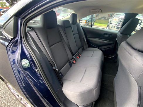 Used 2025 Toyota Corolla LE FWD image 31