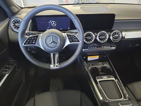 New 2026 Mercedes-Benz GLB 250 image 17