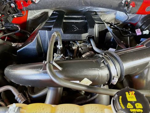 Used 2016 Ford F150 XLT image 9